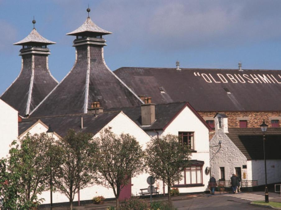 Rest A While Bed and Breakfast Bushmills Exteriör bild